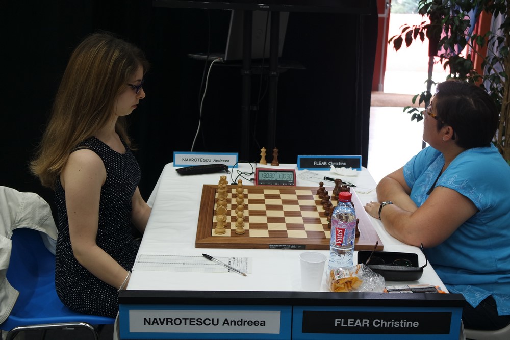 Andreea Navrotescu contre Christine Flear